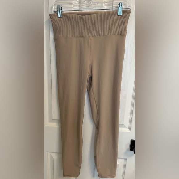 Vuori Ribbed Studio Leggings in Coconut Size M EUC - Picture 2 of 4